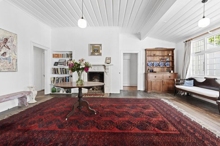 Photo of property in 90 Pendarves Street, New Plymouth, 4310