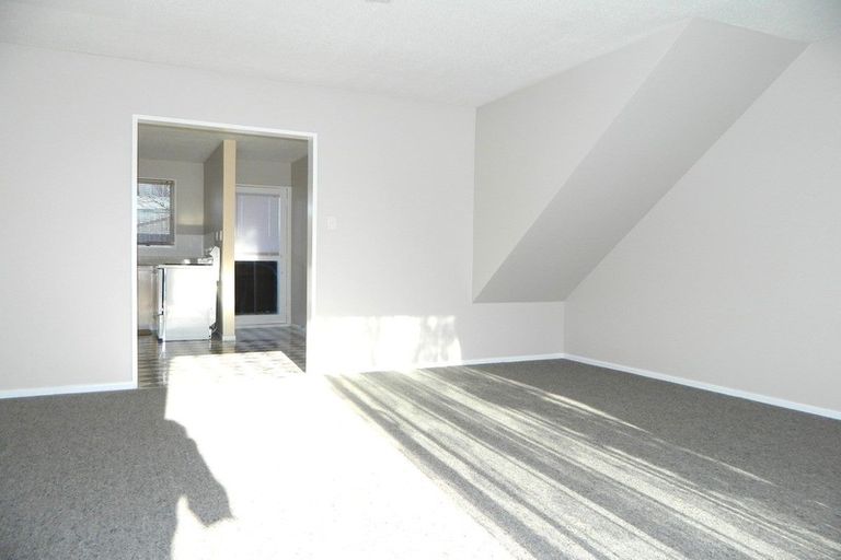 Photo of property in 2/56 Epsom Road, Sockburn, Christchurch, 8042