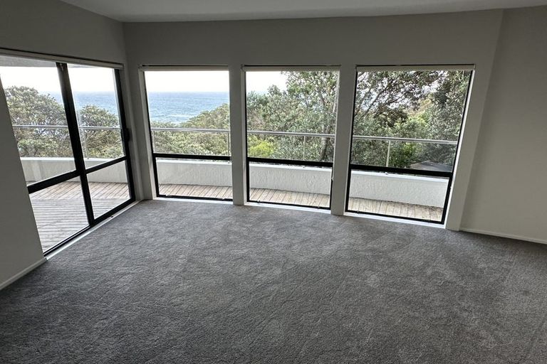 Photo of property in 19 Ngatira Road, Muriwai, Waimauku, 0881