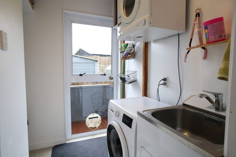 Photo of property in 10 Cowling Road, Hurdon, New Plymouth, 4310