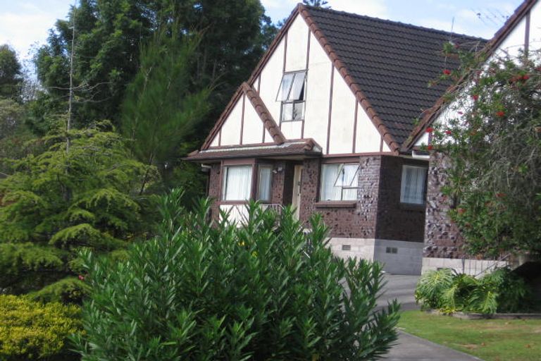 Photo of property in 1/27 Weetman Drive, Browns Bay, Auckland, 0630