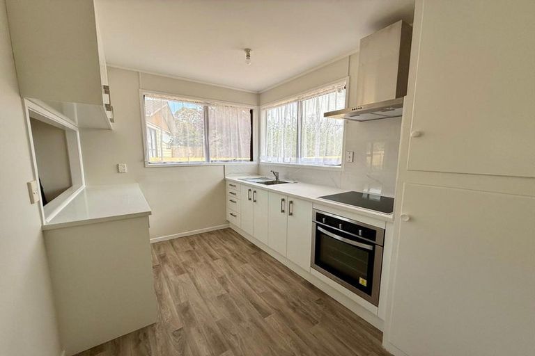 Photo of property in 6 Elvira Place, Ranui, Auckland, 0612