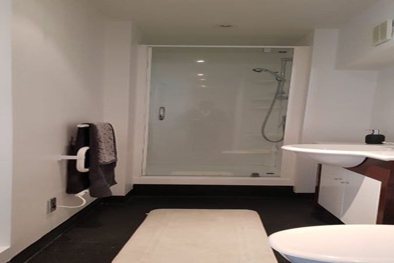 Photo of property in Stadium Garden Flats, 107/107 Thorndon Quay, Pipitea, Wellington, 6011