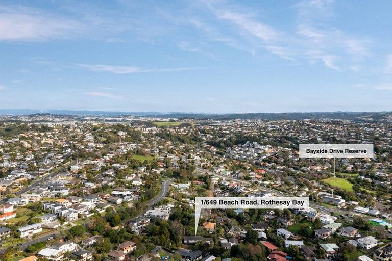 Photo of property in 1/649 Beach Road, Rothesay Bay, Auckland, 0630