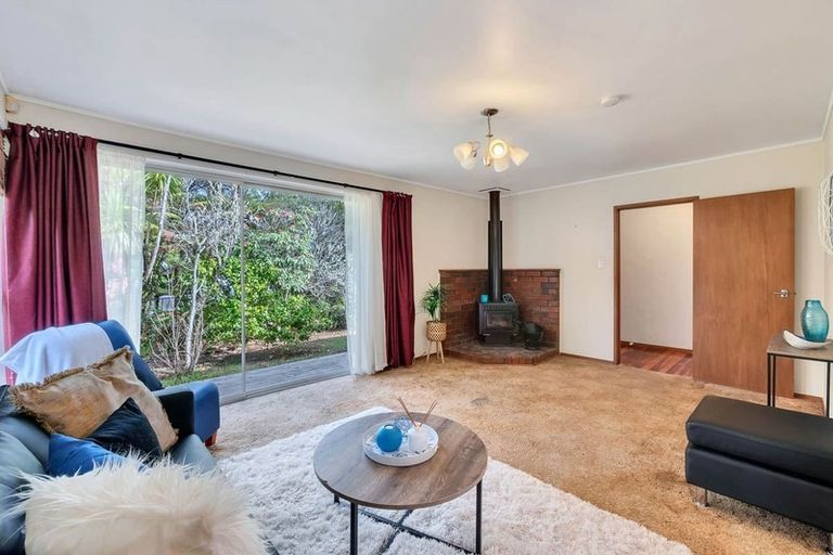 Photo of property in 18 Ngaio Road, Titirangi, Auckland, 0604