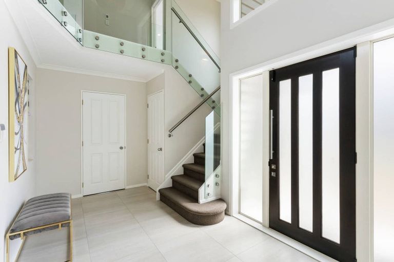 Photo of property in 30 Erne Crescent, East Tamaki, Auckland, 2016