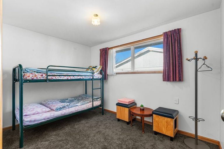 Photo of property in 424 Memorial Avenue, Burnside, Christchurch, 8053