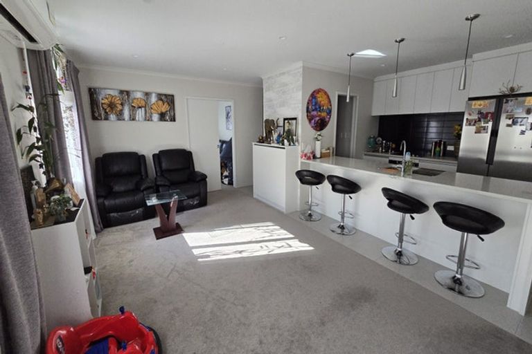 Photo of property in 15 Raki Street, Pukekohe, 2120