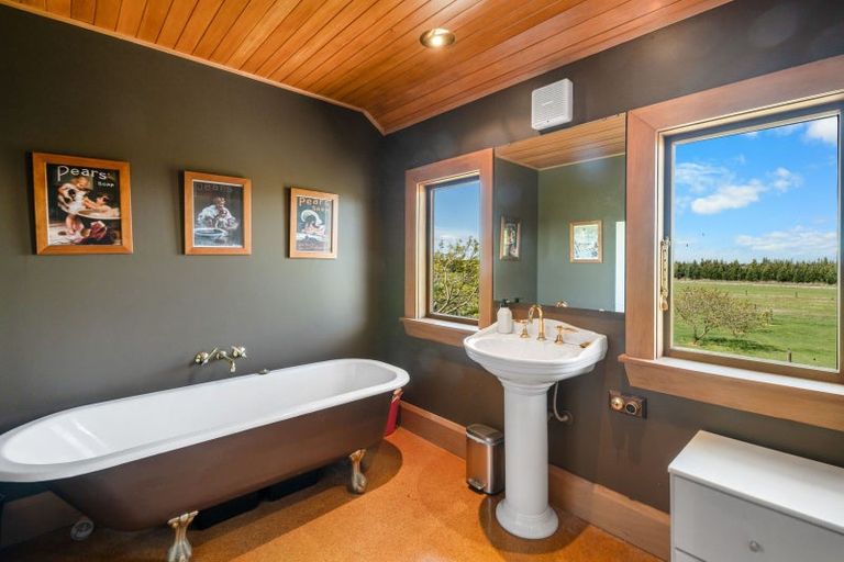 Photo of property in 864 Clintons Road, Charing Cross, Christchurch, 7671