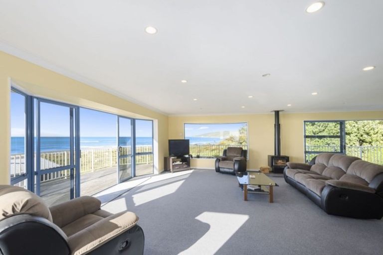 Photo of property in 80 Akitio Esplanade, Akitio, Pongaroa, 4991