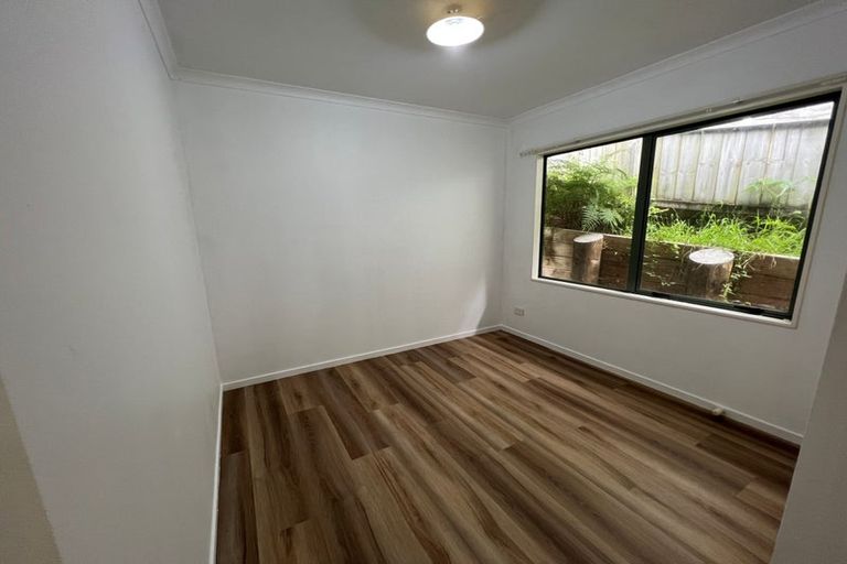 Photo of property in 43 Landvale Court, Browns Bay, Auckland, 0630