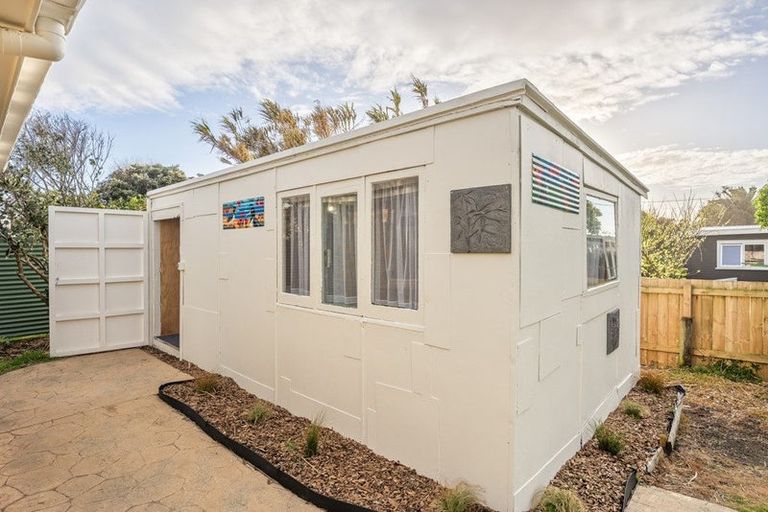 Photo of property in 79 Norfolk Crescent, Otaki Beach, Otaki, 5512