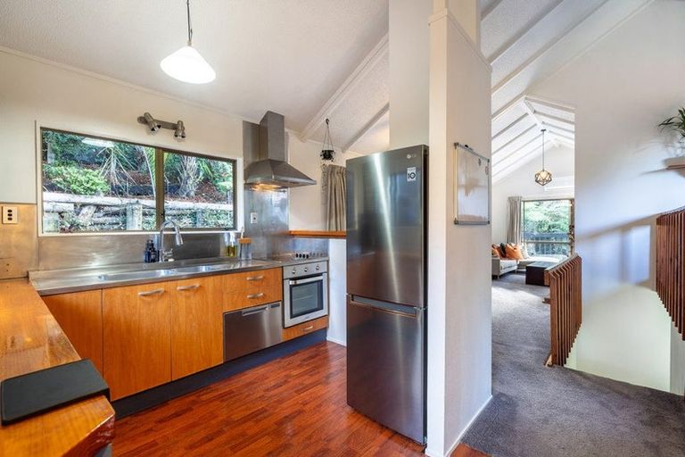 Photo of property in 2/33 Sapphire Place, Bayview, Auckland, 0629