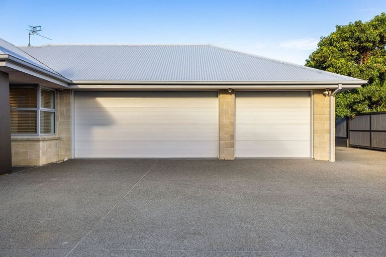 Photo of property in 5 Foresters Crescent, Parklands, Christchurch, 8083