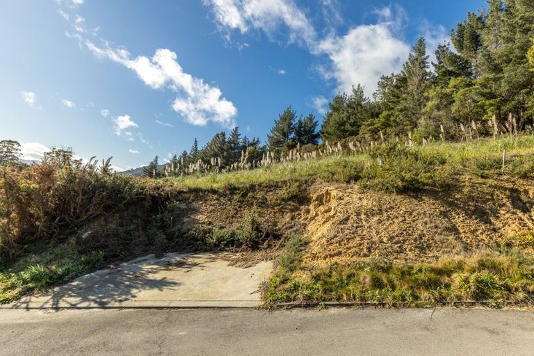 Photo of property in 10 Raukura Rise, Picton, 7220