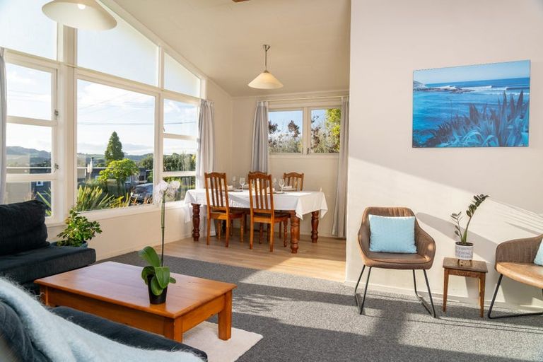 Photo of property in 6 Manukau Road, Raglan, 3225