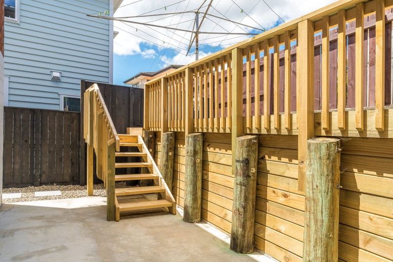 Photo of property in 14b Waimumu Road, Massey, Auckland, 0614