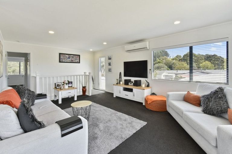 Photo of property in 13 Bertram Road, Kawakawa Bay, Papakura, 2585