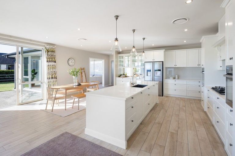 Photo of property in 129 Saint Kilda Road, Cambridge, 3434