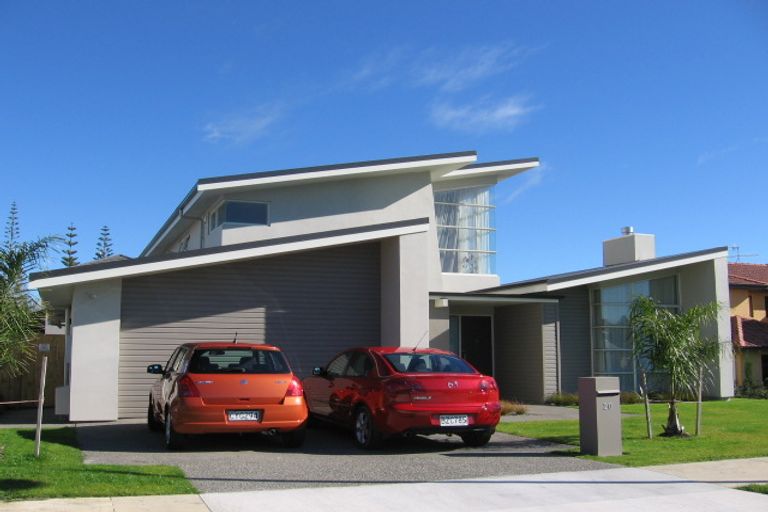 Photo of property in 20 Newbury Place, Schnapper Rock, Auckland, 0632
