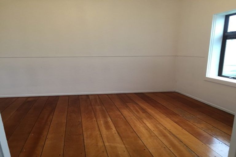 Photo of property in 104 Centennial Avenue, Waitara, 4320