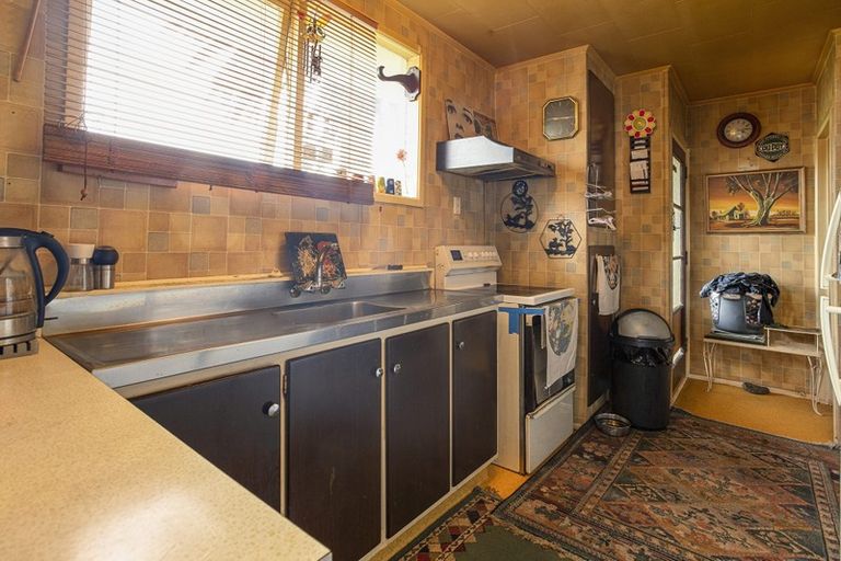 Photo of property in 14 Dunstall Place, Mangere Bridge, Auckland, 2022