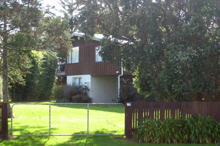 Photo of property in 35 Harsant Avenue, Hahei, Whitianga, 3591