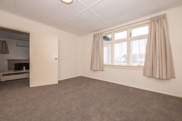 Photo of property in 3 Queen Street, Westport, 7825