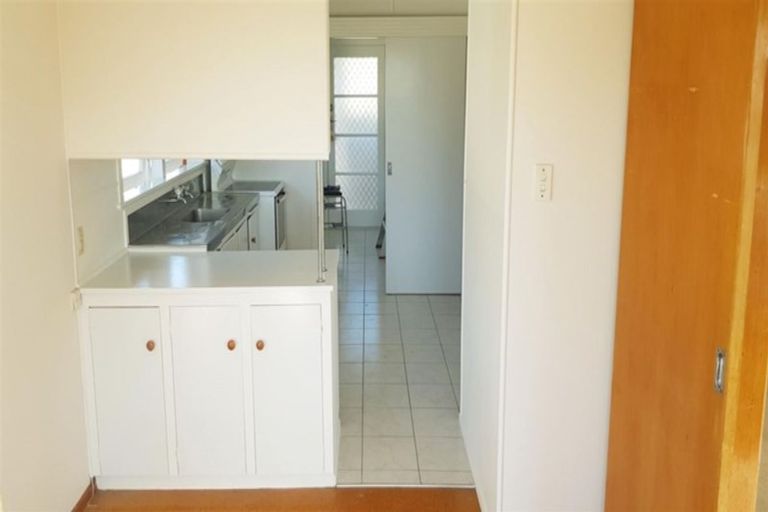 Photo of property in 12 Mickle Street, Te Atatu South, Auckland, 0610