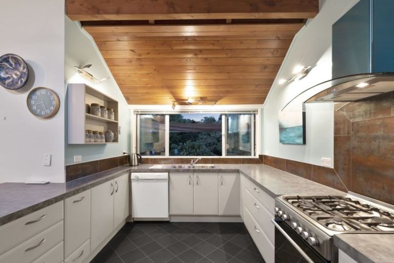 Photo of property in 1083 Kahikatea Flat Road, Waitoki, Kaukapakapa, 0871