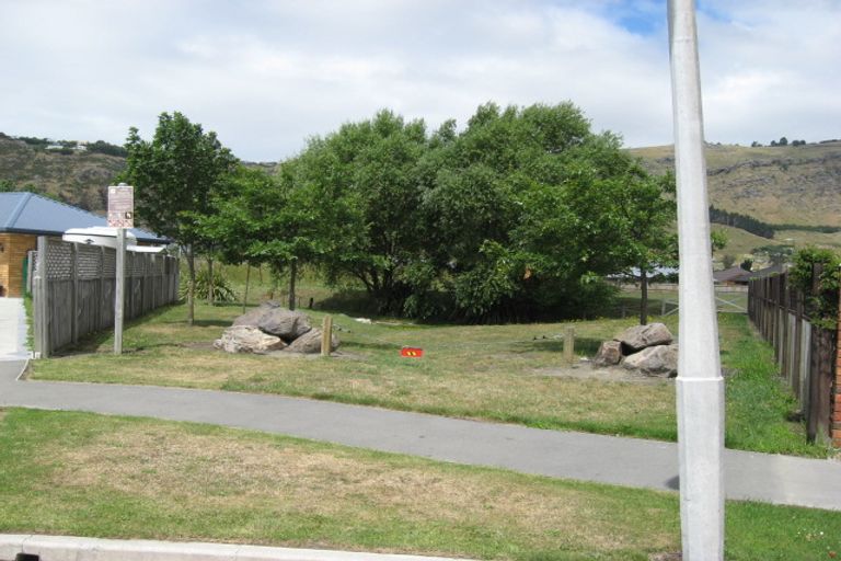 Photo of property in 74 Laing Crescent, Heathcote Valley, Christchurch, 8022