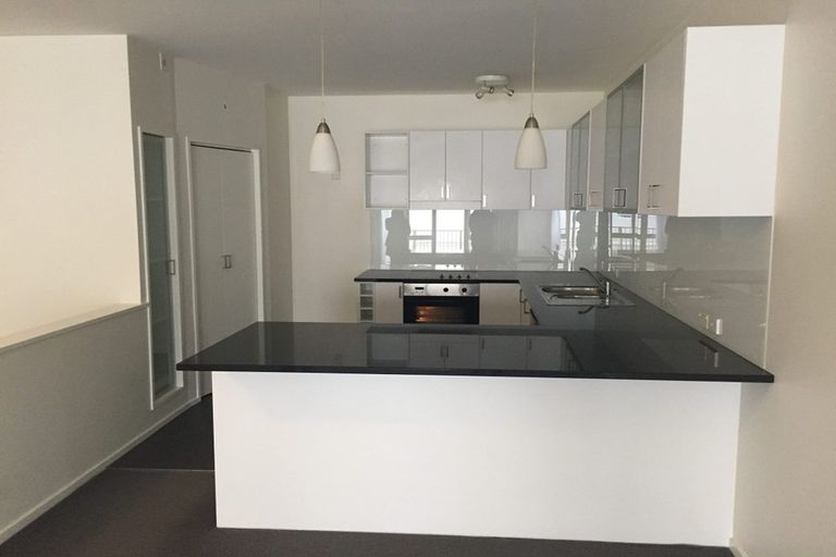 Photo of property in Luxford Villas, 115/72 Herald Street, Berhampore, Wellington, 6023