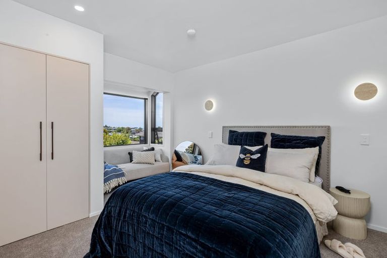 Photo of property in 2/26 Salem Place, Torbay, Auckland, 0630