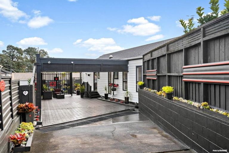 Photo of property in 2/17 Pax Avenue, Forrest Hill, Auckland, 0620