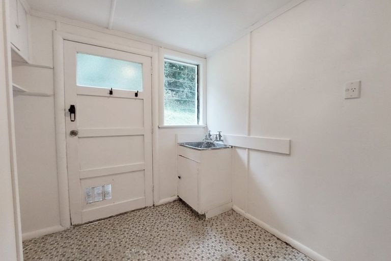 Photo of property in 24 Opoia Road, Hamilton East, Hamilton, 3216