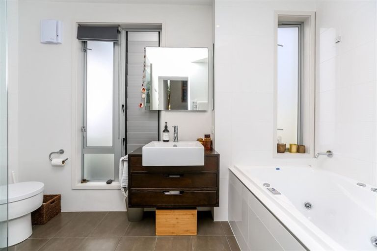 Photo of property in 90b Buller Street, New Plymouth, 4312