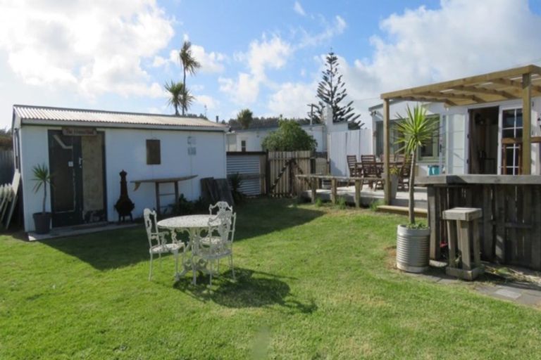 Photo of property in 8 Kauwhata Street, Himatangi Beach, Foxton, 4891