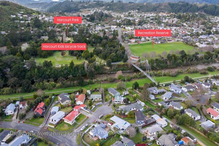 Photo of property in 35 Larchmont Grove, Totara Park, Upper Hutt, 5018