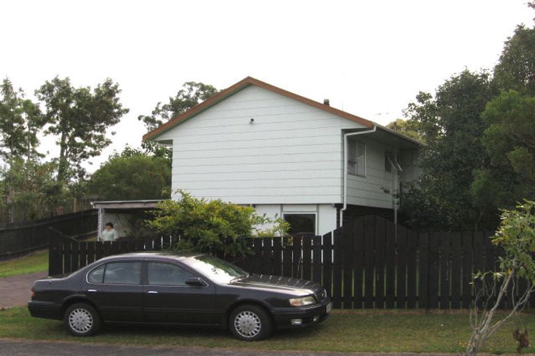 Photo of property in 6 Trengove Place, West Harbour, Auckland, 0618