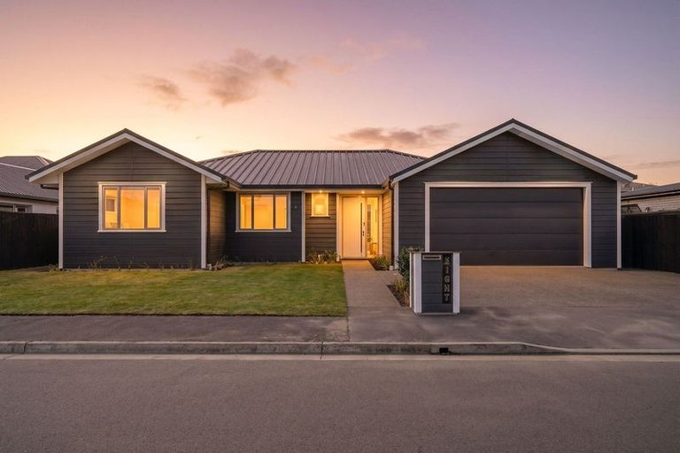 Photo of property in 8 Rostrevor Place, Mairehau, Christchurch, 8052