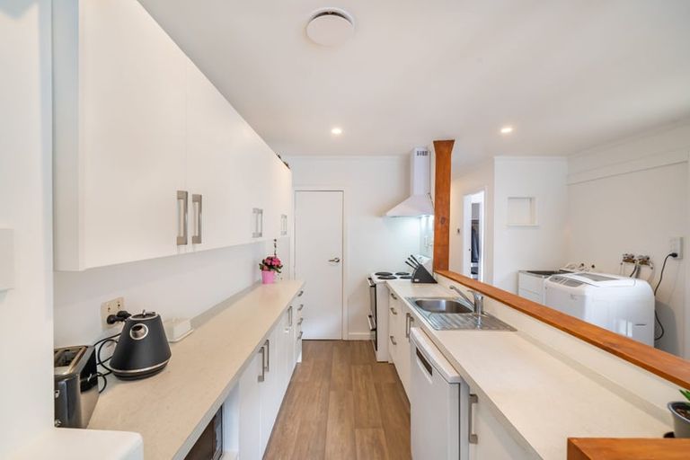 Photo of property in 20 Jocelyn Crescent, Pinehaven, Upper Hutt, 5019