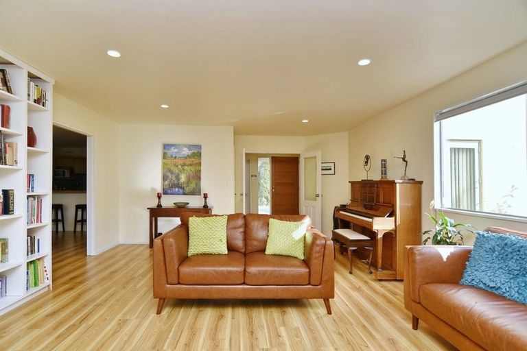 Photo of property in 114b Avonhead Road, Avonhead, Christchurch, 8042