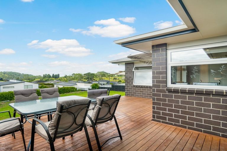 Photo of property in 96 Pohutukawa Parade, Riverhead, 0820