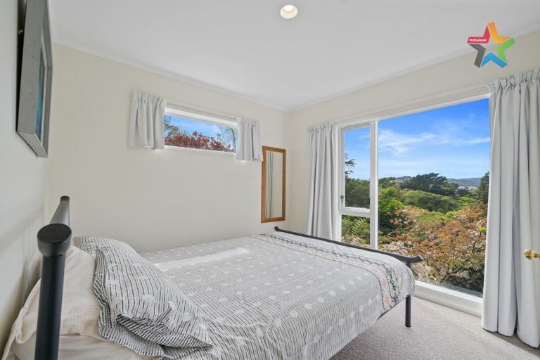 Photo of property in 14 Maungaraki Road, Korokoro, Lower Hutt, 5012
