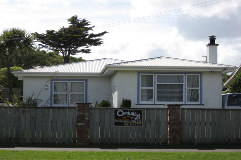 Photo of property in 122 Cornfoot Street, Castlecliff, Whanganui, 4501