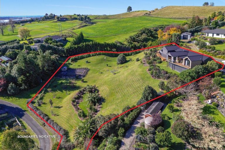 Photo of property in 31 Roger Guy Place, Welcome Bay, Tauranga, 3175