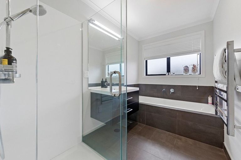 Photo of property in 37 Raithburn Terrace, Pokeno, 2402