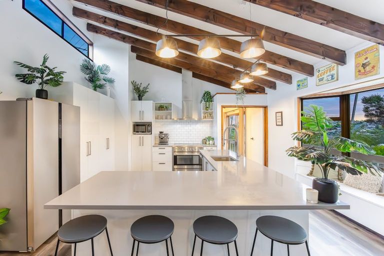 Photo of property in 33 Stredwick Drive, Torbay, Auckland, 0630