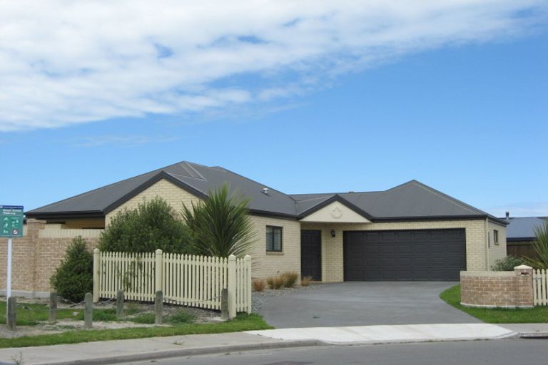 Photo of property in 11 Chamberlain Lane, Rangiora, 7400