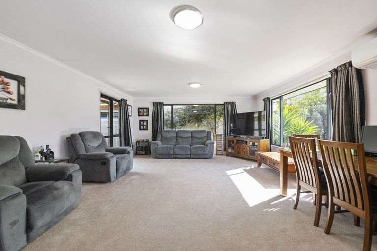 Photo of property in 4 Holdaway Street, Riversdale, Blenheim, 7201